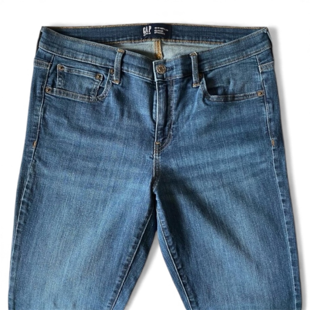 GAP Straight Leg Classic Mid Rise Medium Wash Denim Jeans